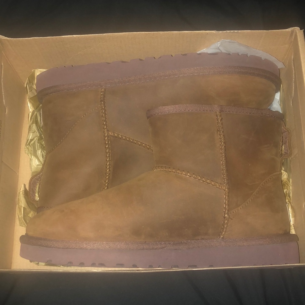 Brown leather Ugg’s